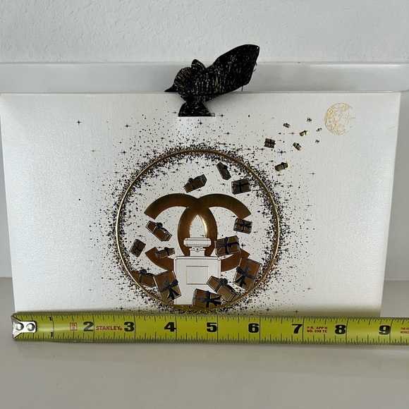 CHANEL BEAUTY LIMITED EDITION ENVELOPE GIFT BAG⭐️ - Picture 2 of 7